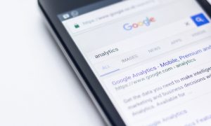 Czy Google i Facebook wspierają polskie biznesy internetowe?